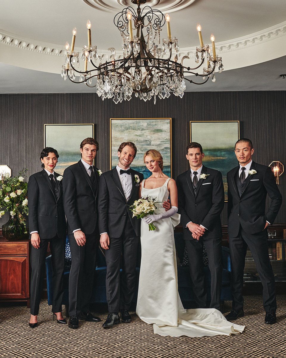 menswearhouse's tweet image. Wedding Wingman: your go-to personal stylist designed to help you and your wedding party love the way you look on your wedding day. 

Take our quiz to discover personalized styles! 👉🏼 menswearhouse.com/wedding-wingma…

#Howtostyle #grooms #tux