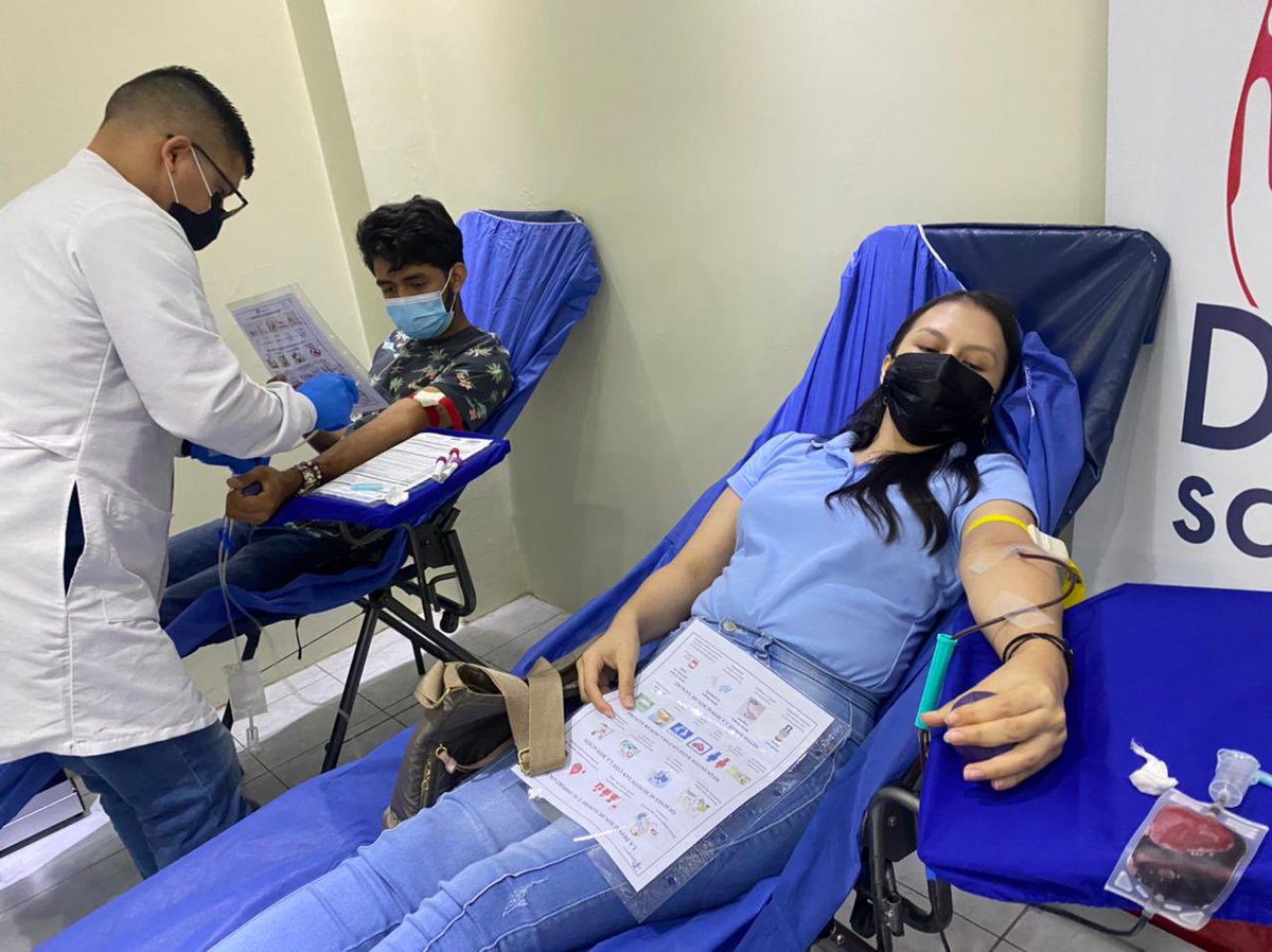 Salud_Guayas's tweet photo. #CruzadaPorLaSalud| Hoy nuestro Hospital del Día #MarianaDeJesús 🏥 de @Salud_Ec realiza la colecta de #DonaciónDeSangre🩸este acto altruista y solidario ayudará a salvar vidas y a mejorar la salud de las personas.

¡La Sangre nos conecta a todos! https://t.co/HkGxGCEJep