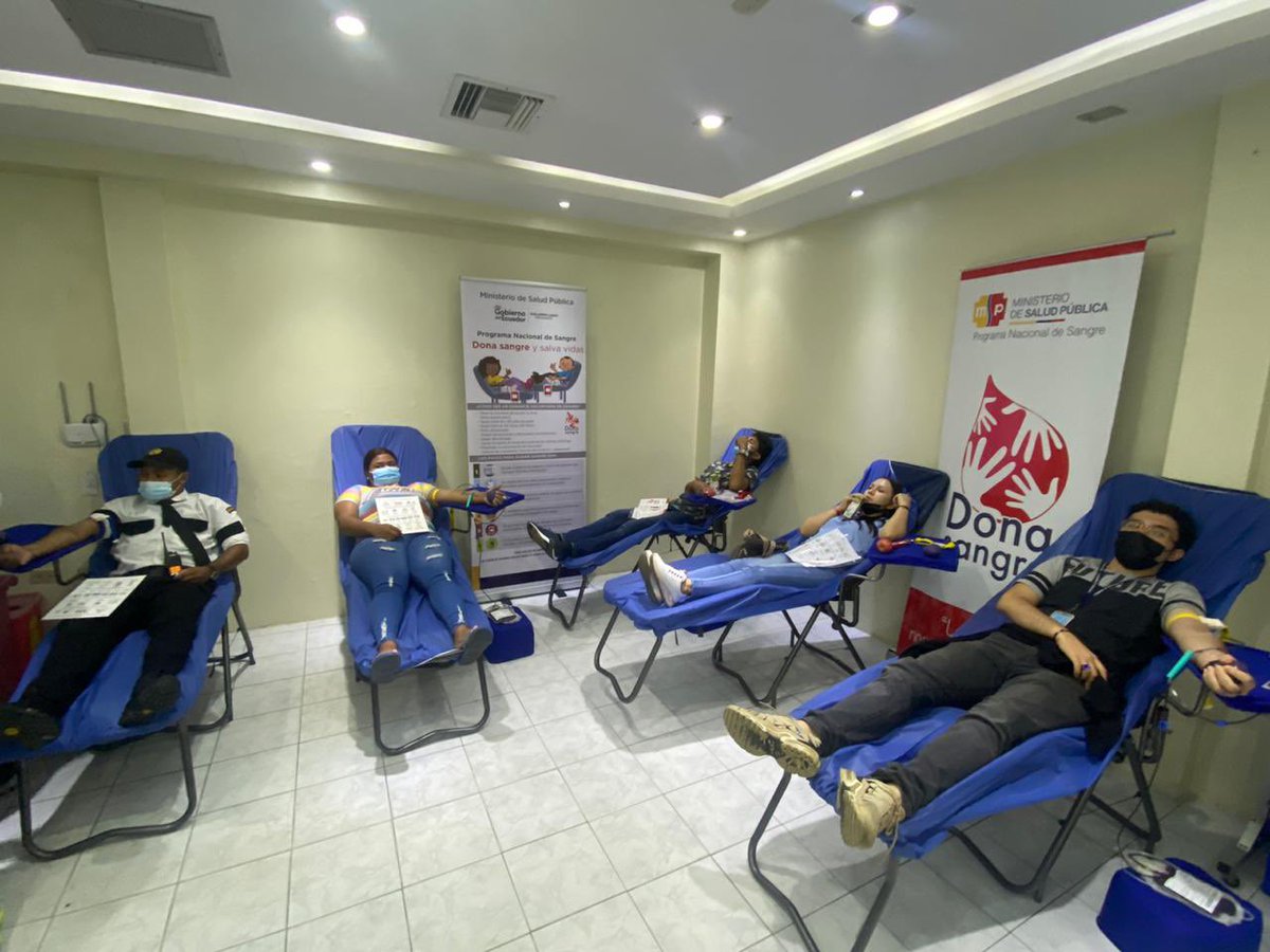 Salud_Guayas's tweet photo. #CruzadaPorLaSalud| Hoy nuestro Hospital del Día #MarianaDeJesús 🏥 de @Salud_Ec realiza la colecta de #DonaciónDeSangre🩸este acto altruista y solidario ayudará a salvar vidas y a mejorar la salud de las personas.

¡La Sangre nos conecta a todos! https://t.co/HkGxGCEJep