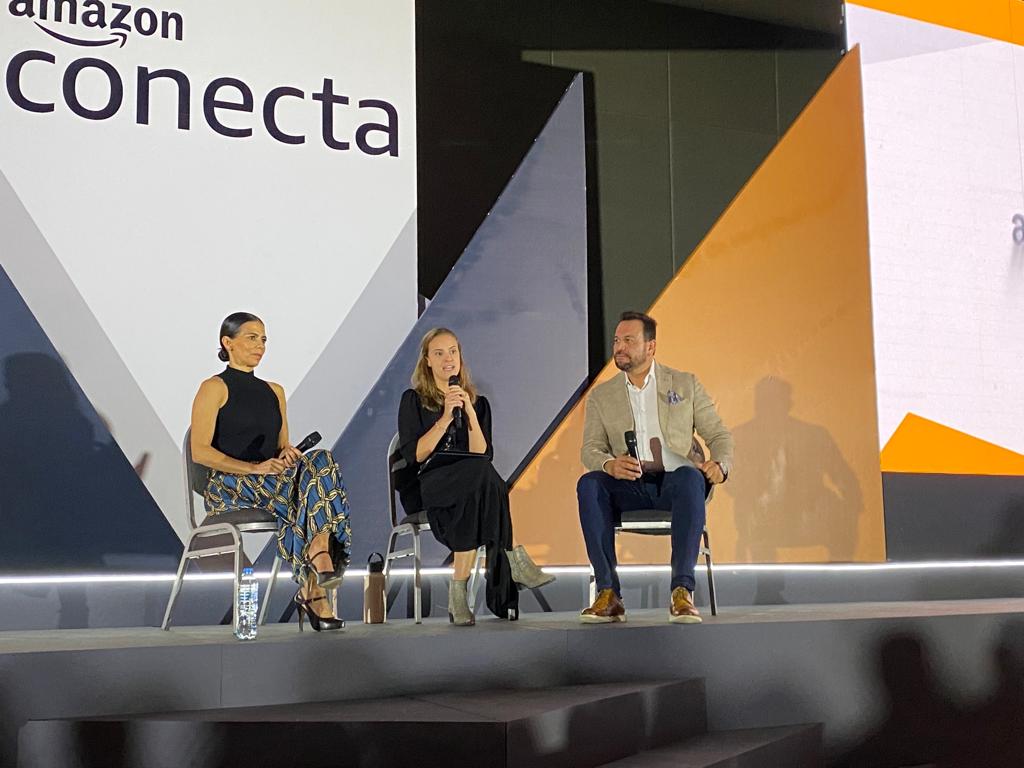 RojasAvilaLuis's tweet image. Muchas gracias a @amazonmex por la invitación para participar en su evento #AmazonConecta, en donde platicamos de los programas y apoyos que tenemos en #Guanajuato desde @COFOCE  para fomentar la #internacionalización y #digitalización de las MiPymes.