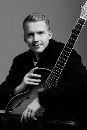 vortexjazz's tweet photo. ⚡ NEXT WEEK ⚡The Gypsy Jazz Festival of London returns to the Vortex with the Olli Soikkeli Quartet feat. French guitarist @JulienCattiaux, @TobieMedland (violin) &amp; @MarcusPenrose (bass) 📅 Thursday 04 May 👉 https://t.co/gjIdWxDLoV @GJFLondon @LDNJazzGuitar @tweetonlondon https://t.co/7pY8K5uRrf