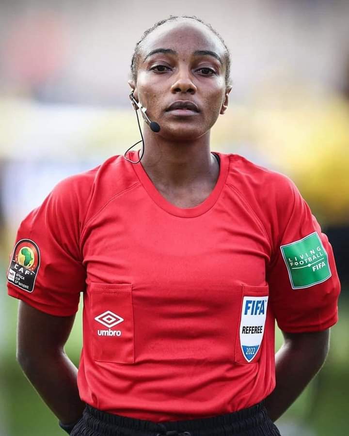 @Akhona_sheref Taking nothing away from your officiating but I think you've to learn a lot from the Africa's best female referee.