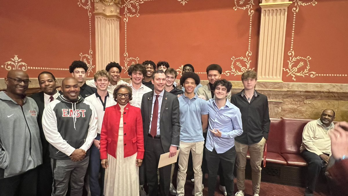 SenRhondaFields's tweet photo. Today in #CoSenate we extended a big
🏆CONGRATULATIONS🏆 to Denver East High School basketball🏀 team & coaches after WINNING 6A State championship. These amazing basketball ⭐️stars⭐️ won 26 games in a row and were crowned the Kings of Colorado Basketball. 🥇🏆🏀💙 https://t.co/DkwvH6WAff