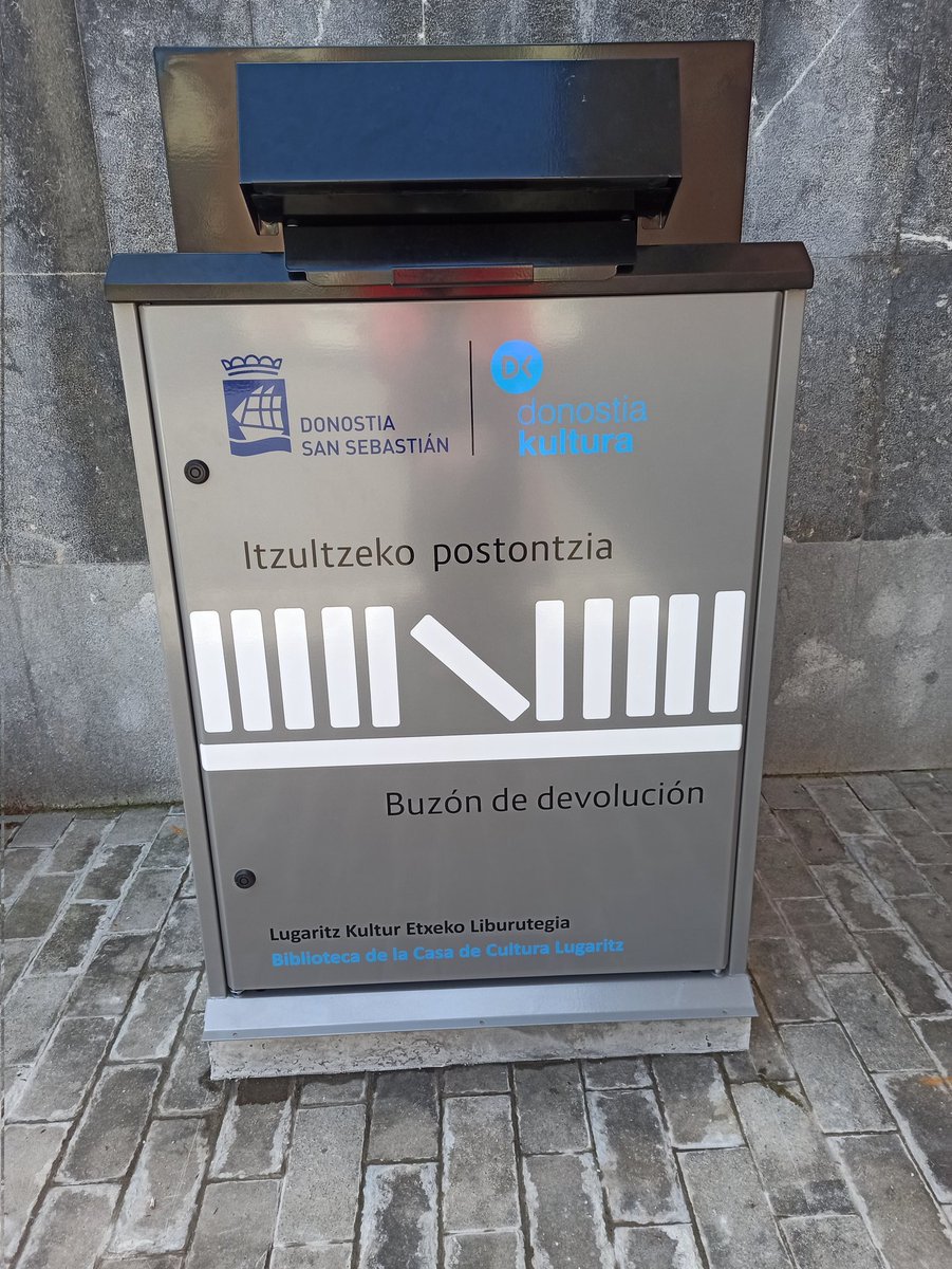 amaruizfer's tweet photo. @DK_Liburutegiak  Hemos colocado un buzón en la entrada de  la #CasadeCulturaLugaritz para devolver libros y documentos de la #BibliotecadeLugaritz. El buzón sólo se puede utilizar cuando la Biblioteca esté cerrada. https://t.co/f8n5yiF9Fy