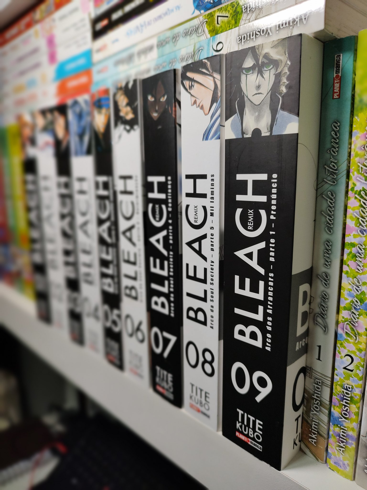Mangás Brasil on X: Confira as fotos do lançamento da editora Panini -  Bleach Remix volume 9. Completo com 26 volumes. Preço: R$59,90. Sinopse:  Hueco Mundo, Hougyoku, Arrancar, Espada Os planos de