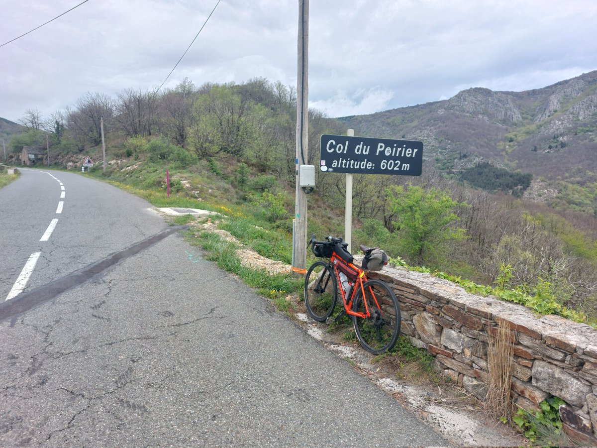PhonoStage's tweet photo. La descente du col de la font froide est magnifique. Et looongue. Canon. https://t.co/geJRbbIo5z