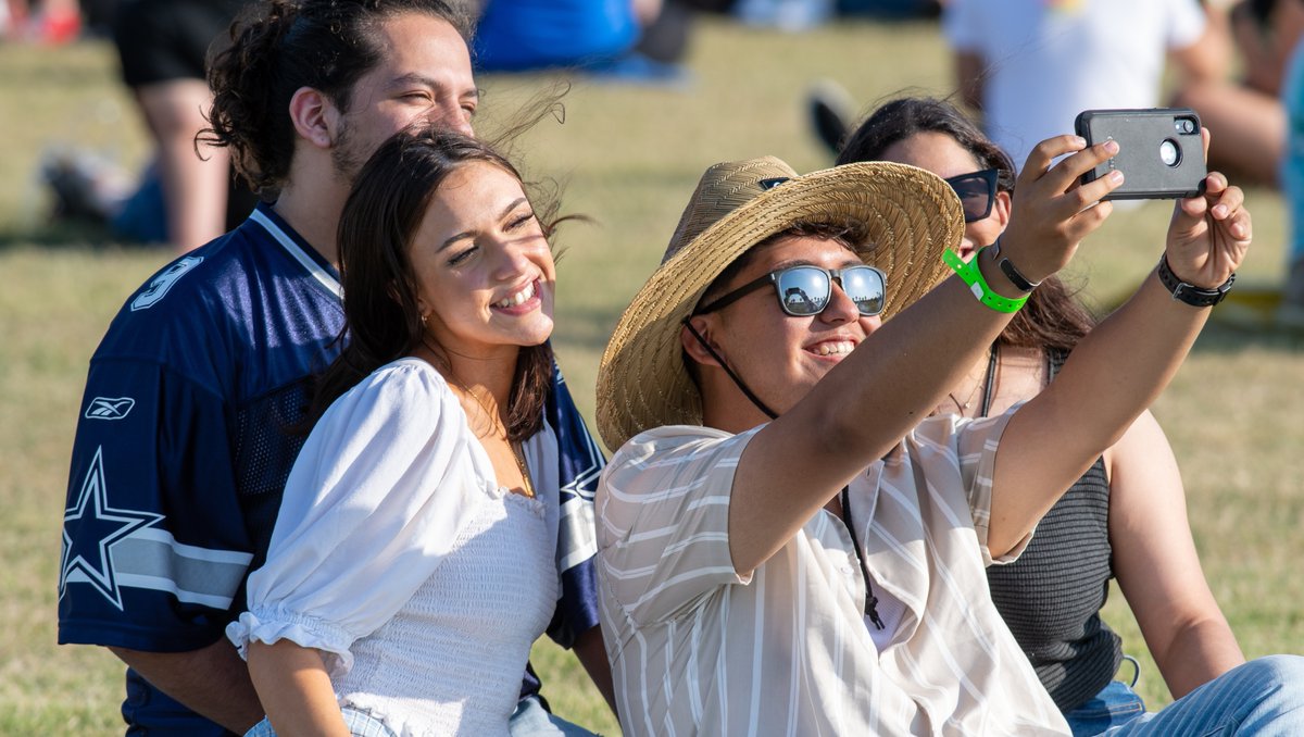 SEAStamucc's tweet photo. You're running out of time ⏳️ to get your FREE wristband for the Concert and Food Truck Festival featuring Dayglow. Run 🏃 don't walk to UC 318 before they're gone! #TAMUCC https://t.co/OJGi4rEGq3