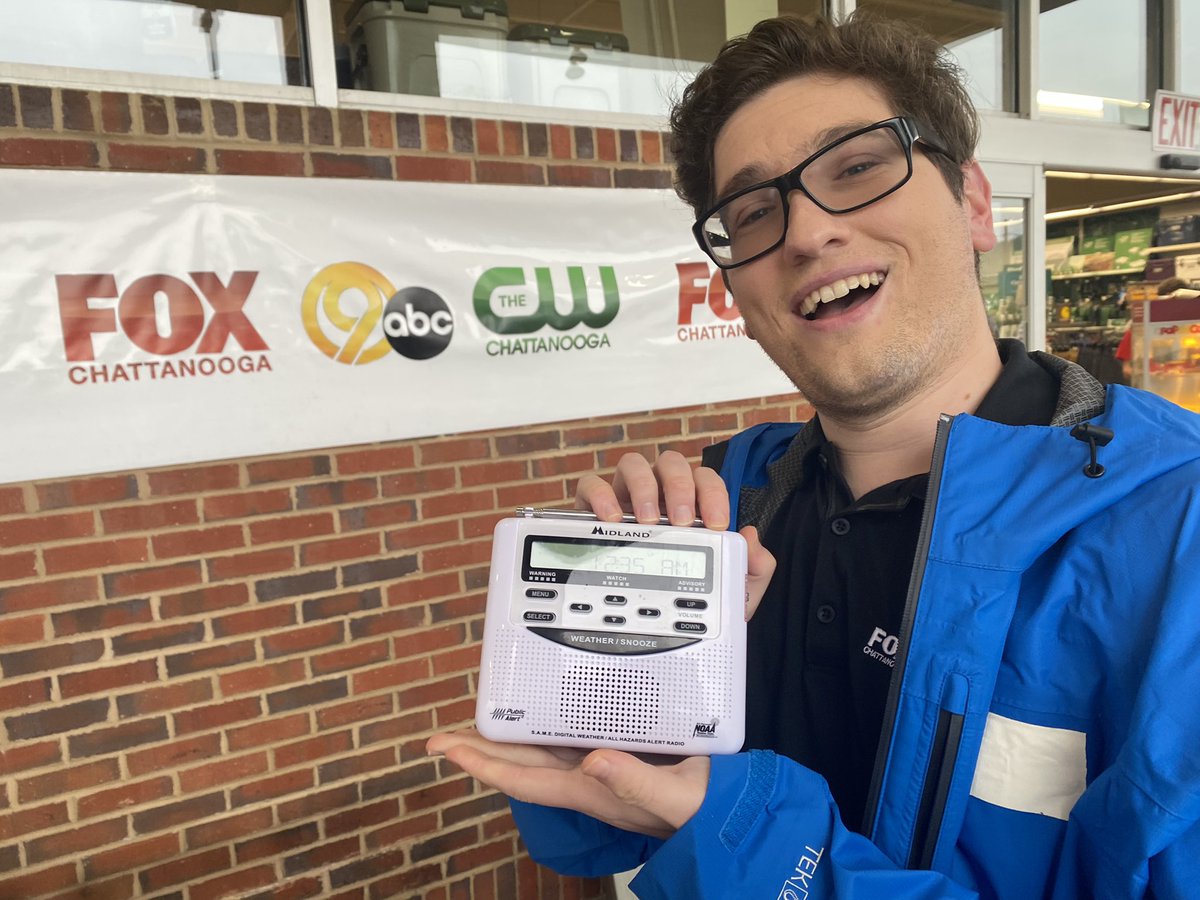 RyangoldWX's tweet photo. I’m heading home to get some sleep for GMC tomorrow, but @newschannelnine will be here until 7 with @StormTrack9Dave coming to replace me at Ringgold around 2! We sold over 60 already! Lotta safe people out there #StormTrack9 #Weatheraware #BePrepared https://t.co/yJ5vfffWGR
