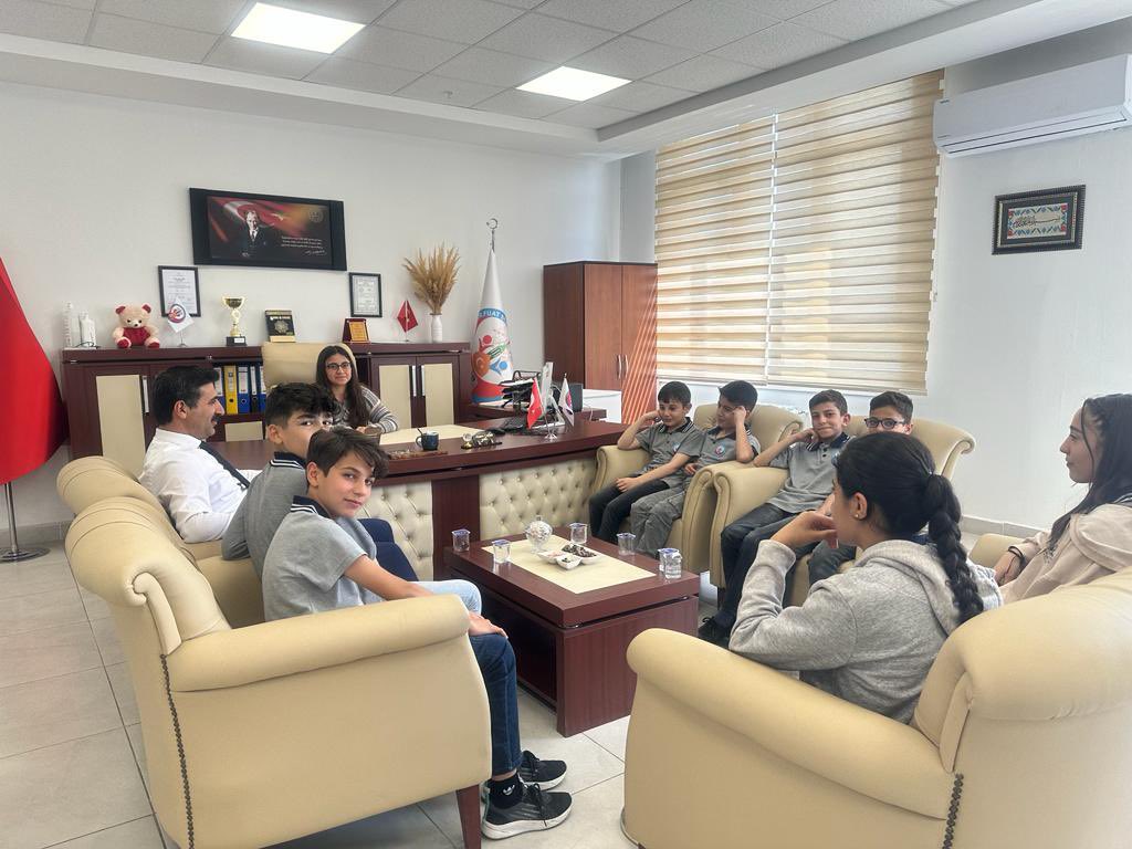 23 Nisan Ulusal Egemenlik ve Çocuk Bayramı kapsamında okulumuzda okul müdürü makamını öğrenciler devraldı🇹🇷🌸<a href="/sirnakmem73/">Şırnak İl Millî Eğitim Müdürlüğü</a> <a href="/CizreMem/">Cizre İlçe Millî Eğitim Müdürlüğü</a> <a href="/Mirzacazim/">Mirza</a> <a href="/sahan_ike/">Şahan İKE</a> <a href="/nazlidemirrr/">NAZLI DEMİR</a> <a href="/Hakimcaner2/">Mukadder73</a> <a href="/kadribeylen/">Kadri Beylen</a> <a href="/yilmaznazif/">Nazif Yılmaz</a>