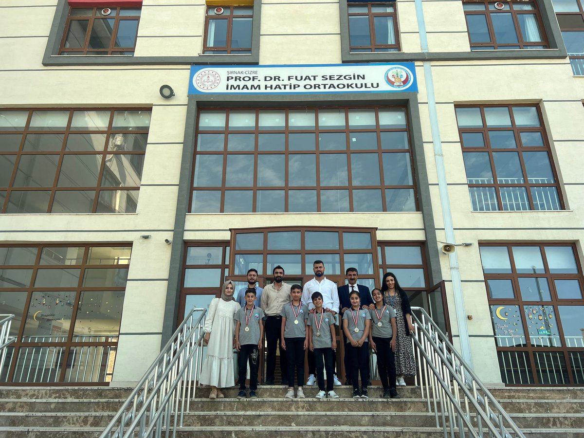 23 nisan yarışmalarında birinci olan öğrencilerimize madalyaları verildi 🥳<a href="/sahan_ike/">Şahan İKE</a> <a href="/Mirzacazim/">Mirza</a> <a href="/sirnakmem73/">Şırnak İl Millî Eğitim Müdürlüğü</a> <a href="/CizreMem/">Cizre İlçe Millî Eğitim Müdürlüğü</a> <a href="/nazlidemirrr/">NAZLI DEMİR</a> <a href="/yilmaznazif/">Nazif Yılmaz</a> <a href="/kadribeylen/">Kadri Beylen</a> <a href="/Hakimcaner2/">Mukadder73</a>