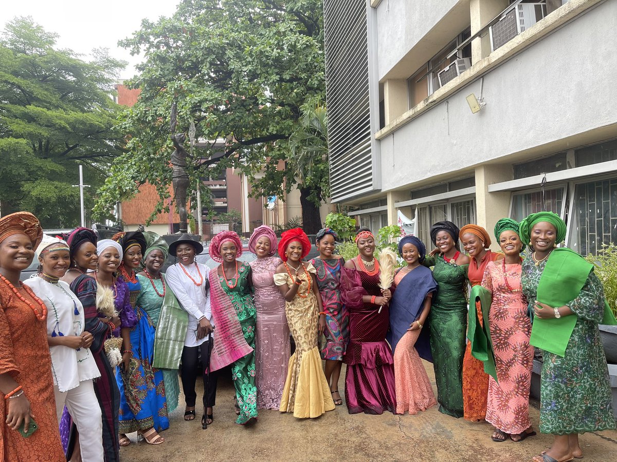 TheStellarClass's tweet image. Day 3- Cultural Day! 😍

People showed up representing their different cultures 🫶🏾

A thread! 

#culturalday
#finalyearweek