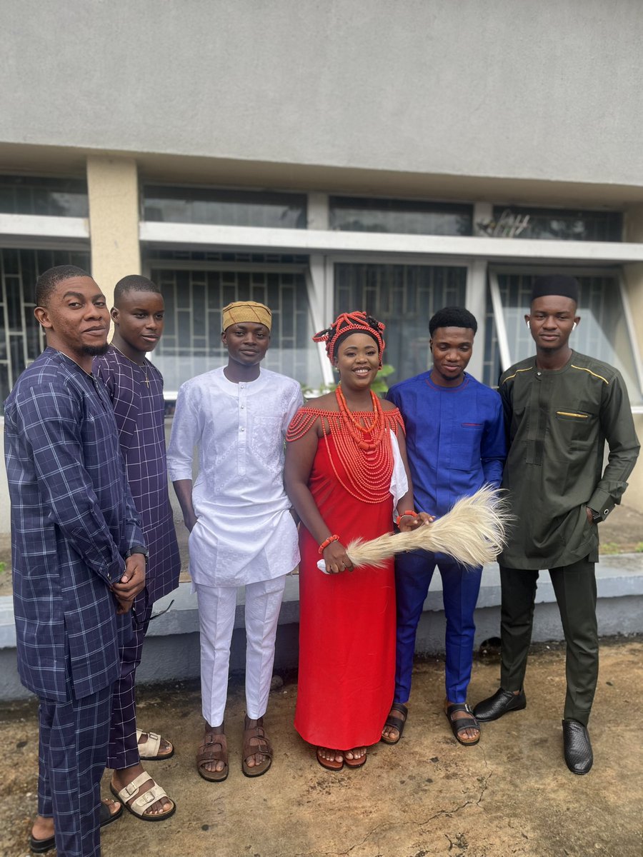 TheStellarClass's tweet image. Day 3- Cultural Day! 😍

People showed up representing their different cultures 🫶🏾

A thread! 

#culturalday
#finalyearweek