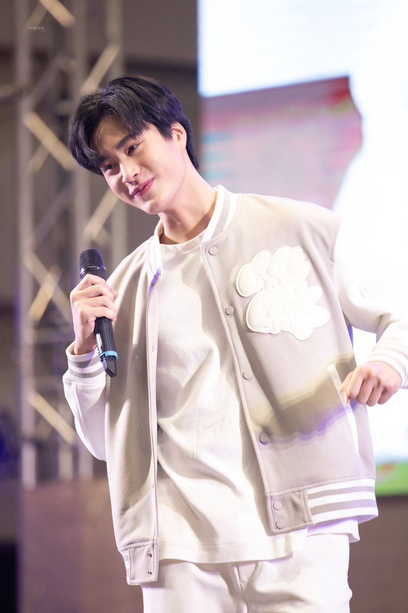 issearnn's tweet photo. ช่วงนี้เห็นรูปน้องเจมก็คือมีความสุขแล้ว ไม่รู้ว่าน้องรู้ตัวมั้ยว่าตัวเองสดใสมากๆ ดีใจที่ได้เห็นน้องเจมมีความสุข ตาเป็นประกายตลอดเวลา ความสดใสมันล้นออกมาจากรูปเลย แล้วส่งต่อเอนเนอจี้ดีๆให้คนที่ได้เห็นน้องได้ดีมากเลย เก่งมากจัง 🥺 https://t.co/4QzPXAGfQE