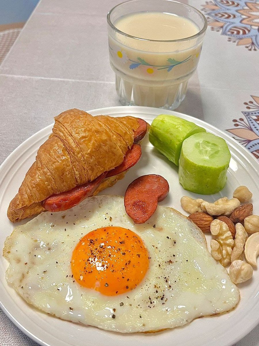 gexiwa's tweet photo. today's breakfast https://t.co/A8mlf3uwae