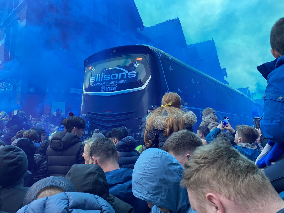 joe_thomas18's tweet photo. Incredible scenes on Goodison Road.

Fair play to ⁦@The1878s⁩ and all those involved, including those at Everton, at making this scene a reality again 🔵 https://t.co/Sowdd5PZCa