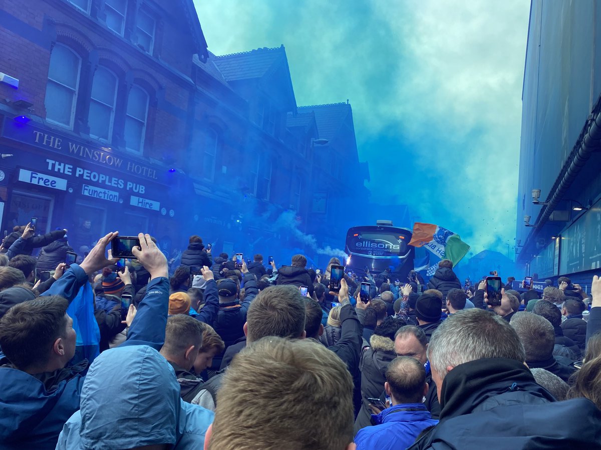 joe_thomas18's tweet photo. Incredible scenes on Goodison Road.

Fair play to ⁦@The1878s⁩ and all those involved, including those at Everton, at making this scene a reality again 🔵 https://t.co/Sowdd5PZCa