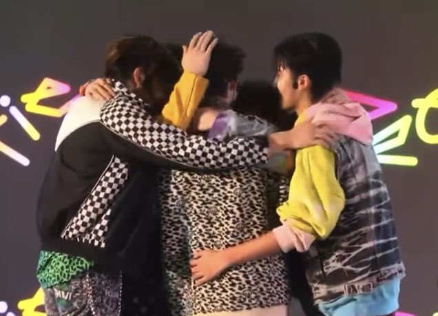 yourgorn's tweet photo. ‘ หนึ่งปี หกคน ตลอดไป ’ 
— สุขสันต์วันเกิดนะ ◡̈❤︎

#PROXIE1stAnniversary https://t.co/rpYcMVwRIh