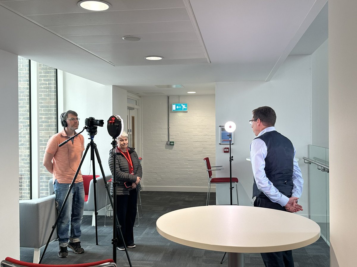 HIOWH_NHSFT's tweet photo. Tonight we had the pleasure of watching 7 videos produced in partnership with @SolentUni around a variety of mental health subjects from gambling to anxiety, consent to share and men’s mental health but also international nurses, young carers and transitioning https://t.co/sEL1MSoAhN