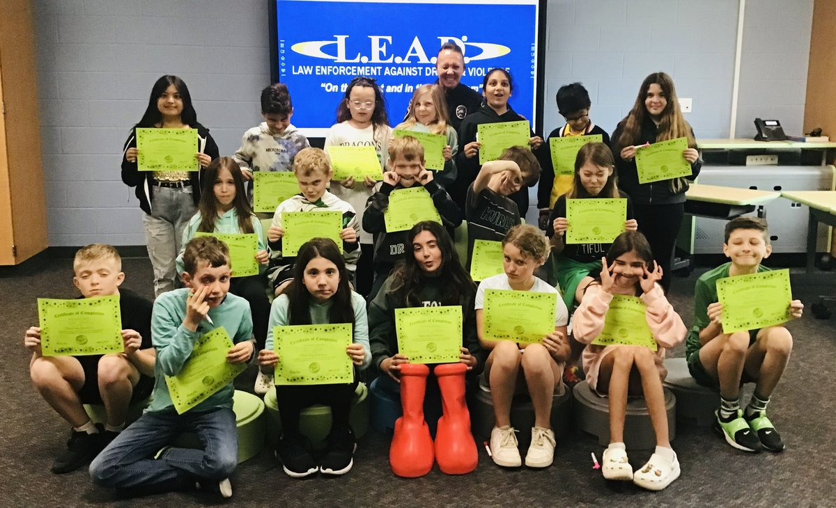 OfficerKimWGES tweet media