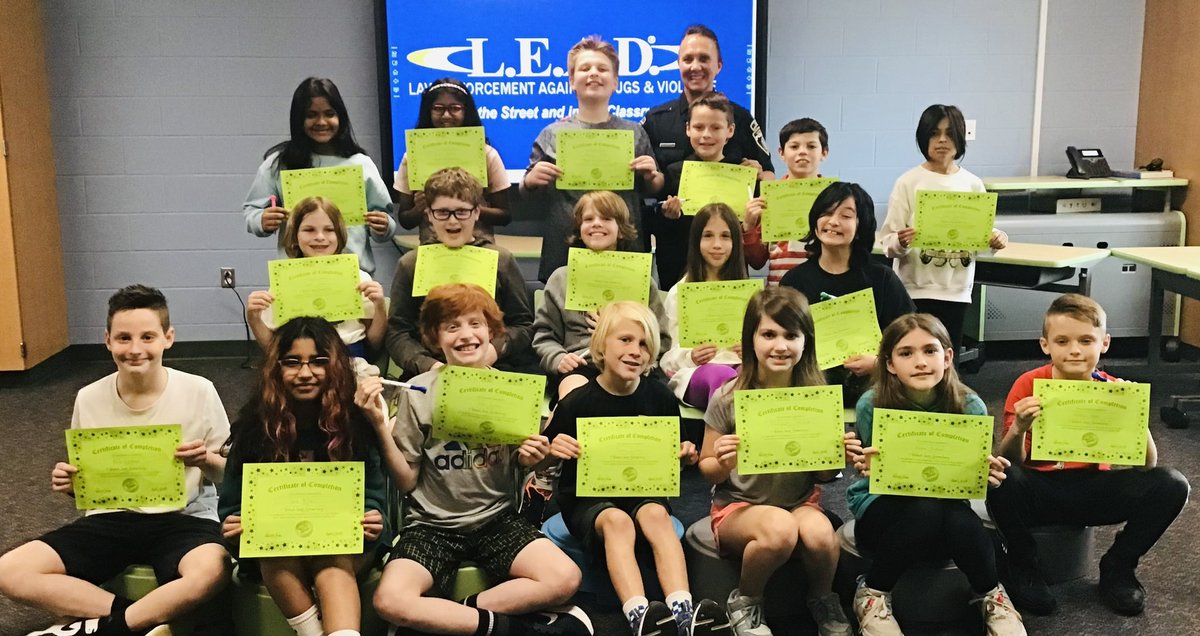 OfficerKimWGES tweet media