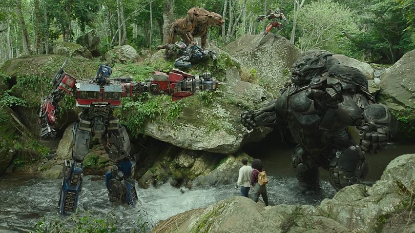 Transformers023's tweet photo. Nuevas imágenes liberadas de Transformers Rise of the Beasts

En la primera podemos ver a Optimus junto a Bumblebee en la ciudad de New York

En la segunda el encuentro que tendrán los personajes con los Maximals en Perú https://t.co/rH6pEWWBvB