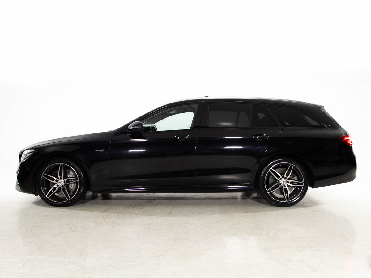 AutoGouveia's tweet photo. MERCEDES BENZ E 43 AMG 4MATIC+
As proporções dinâmicas e desportivas, aliadas a um desenho de linhas intensas, conferem um surpreendente estilo a esta fantástica E 43 AMG V6
https://t.co/X9x3ehDIa5 https://t.co/hgHTqDhTSG