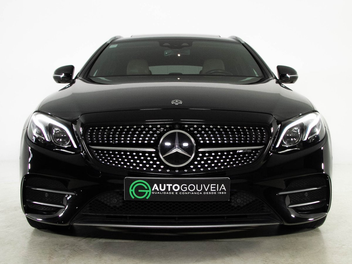 AutoGouveia's tweet photo. MERCEDES BENZ E 43 AMG 4MATIC+
As proporções dinâmicas e desportivas, aliadas a um desenho de linhas intensas, conferem um surpreendente estilo a esta fantástica E 43 AMG V6
https://t.co/X9x3ehDIa5 https://t.co/hgHTqDhTSG