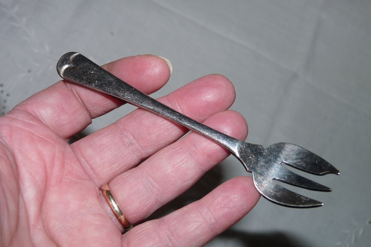 tigafi's tweet image. Cake or Pastry Fork, Antique Pastry Fork, Silver Plate, EPNS, Old English Pattern, Wedding Fork, cottage chic, Desert Forks etsy.me/3oJ3FY5 #silver #metal #cakefork #pastryfork #antiquepastryfork #silverplate #epns #weddingfork #cottagechic