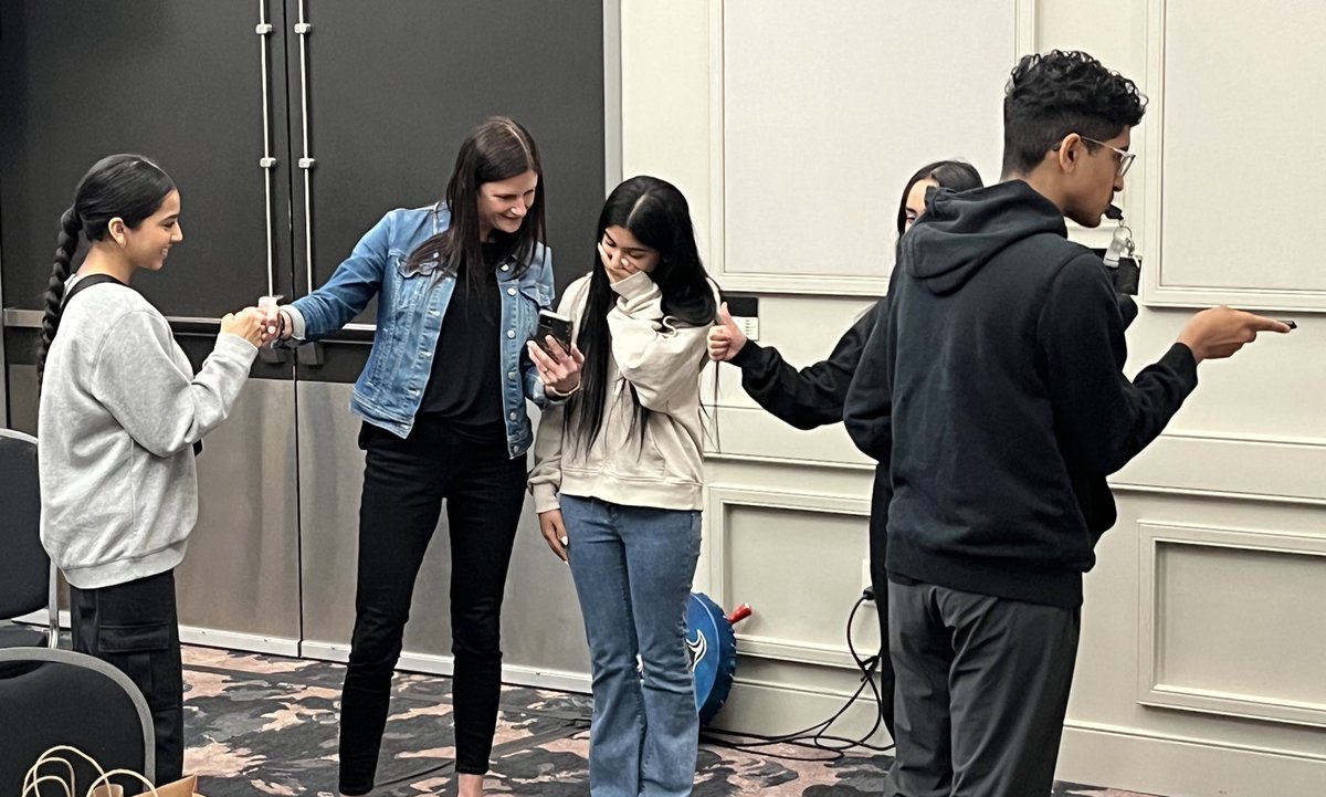 NNgieng's tweet photo. Using #tableaus to show what matters and what students want to see changed in #abbyschools. @ShaneSafir @JamilaDugan @JohnMWat1 @The_DLDozen #studentvoice #caringadults #relationshipsmatter #deeperlearning https://t.co/ClZwjlHyVo