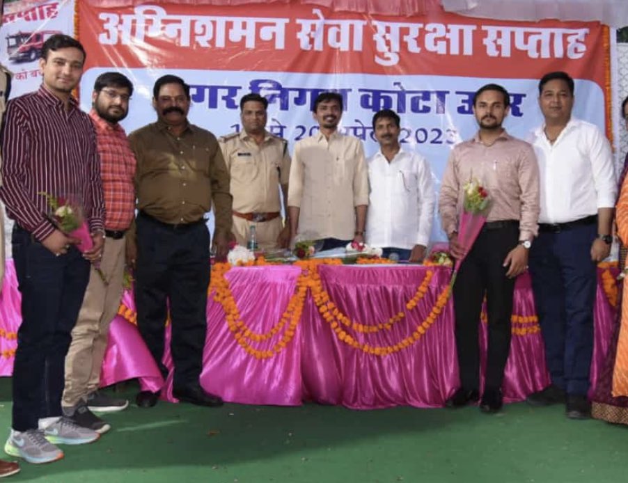 LuvSharmaBJP's tweet photo. अग्न���शमन सेवा सुरक्षा सप्ताह के समापन समारोह पर नगर निगम कोटा उत्तर के तत्वावधान में अग्निशमन विभाग द्वारा अग्निशमन कर्मचारियों, फायर फ़ाइटर्स के सम्मान समारोह में सम्मिलित हुआ। https://t.co/RkpfI8bZUk