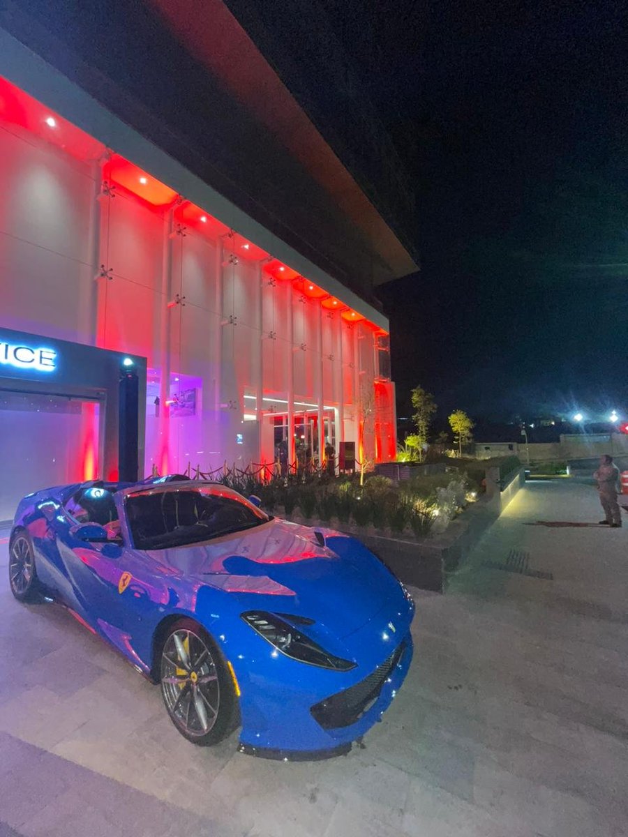 ItalyinMEX's tweet photo. El rugido del #MadeInItaly ๐ฎ๐น resuena en #Guadalajara ๐. Ayer se inaugurรณ el nuevo Store @Ferrari ๐ซถ๐ผ, con la presencia del Embajador Luigi De Chiara ๐๐ผ.
#Ferrari #FerrariStore https://t.co/qZPjKINILB