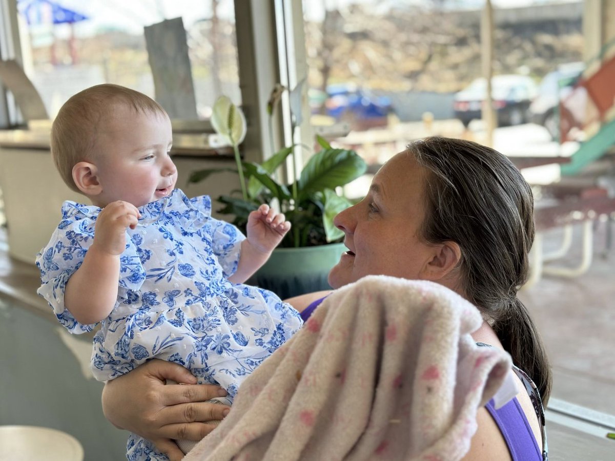 Peek-a-boo! ✋🏼👀 🤚🏽 Neveah (“heaven” spelled backwards!) loves playing with her mom Krystal at Joshua Station.

#housingthatheals #buildingcommunity #peekaboo #joshuastation #denver #family #hopeandhealing