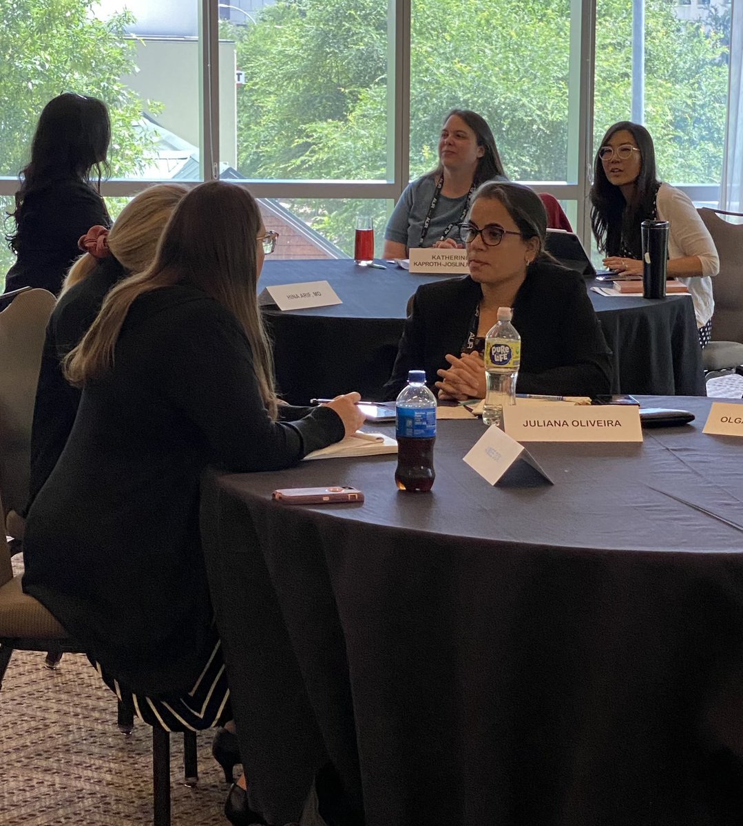 RofskyMD's tweet photo. Terrific engagement by ascending women leaders in academic radiology and industry, learning and practicing coaching and communication skills! #SCARDLEAD #AUR23 #beyondthecraft #coaching @RadiologyChairs @CheriCanon @RachelGilbreat2 @medical_ge @ReedOmary https://t.co/iJXomzr2uk