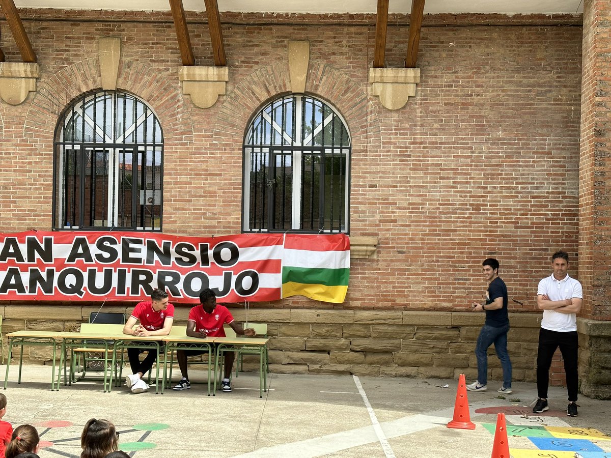 pbrsanasensio's tweet photo. @UDLogrones Y como ha dicho EDGAR : seguiremos apoyando al Logroñes estemos en la categoría que estemos!!! 💪🤍❤️🤍❤️🤍❤️🤍❤️🤍❤️🤍❤️ https://t.co/hRiAk7loXn