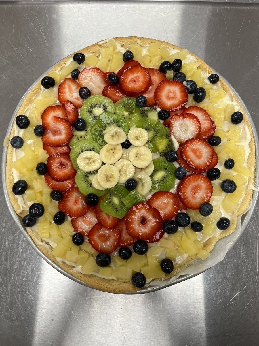 KellyRuchti's tweet photo. More fruit pizzas made by intro to foods classes today! It’s a sweet day to be in Foods! 🍓 #fruit #foodsclass #cte @cte2day https://t.co/ROiqLsEWIl
