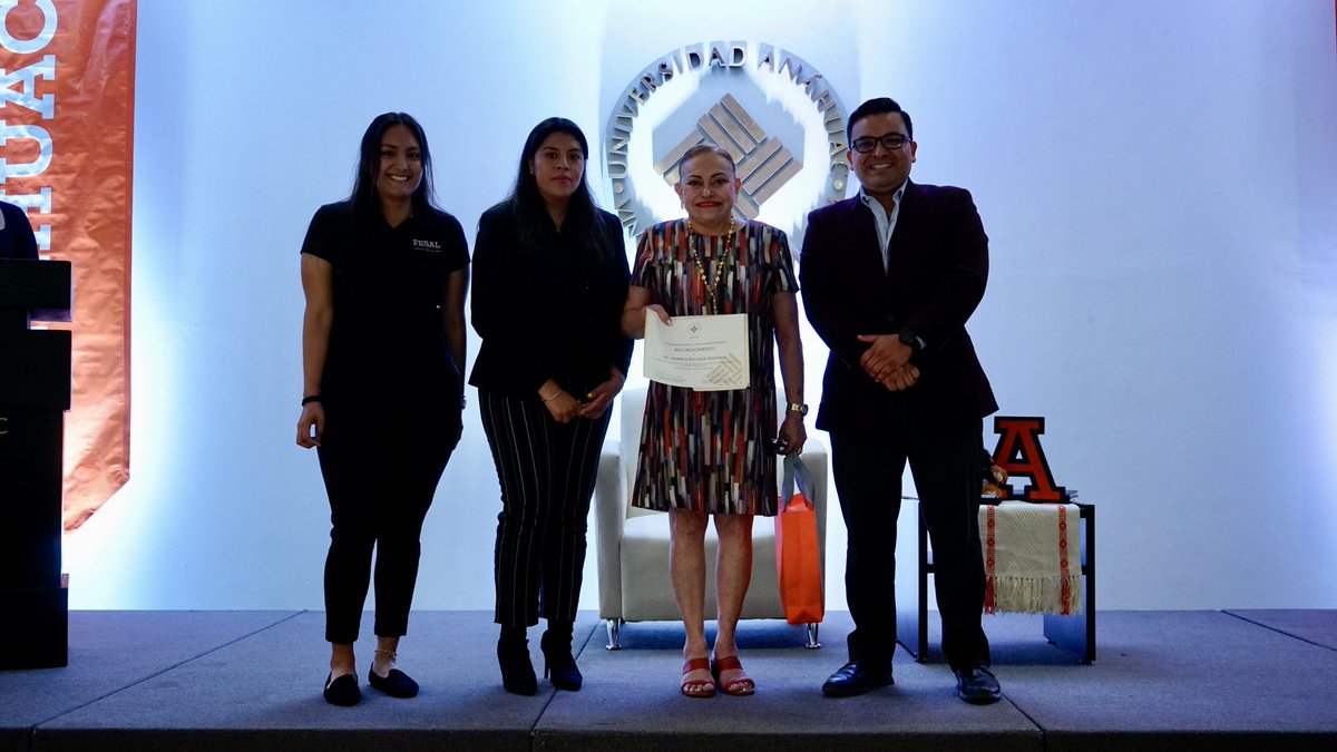 Recibimos a la Sra. Martina Escobar, propietaria del emblemático <a href="/RestaCatedral/">Restaurante Catedral</a>.

Agradecemos su participación en el #AnáhuacBusinessDay, organizado por nuestra facultad de negocios. 🫶🏽🦁