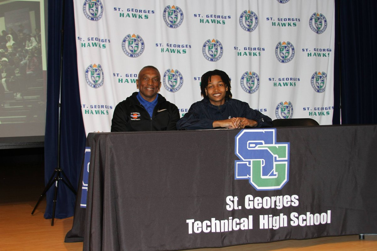St_GeorgesTHS's tweet image. Congrats to #SGClassOf2023 Malike Moore who signed to play basketball @CabriniCavs. We are proud of you! @STGAthletics @drjconnor299 #NCCVTWorks #CareerAndCollegeReady #StudentAthlete