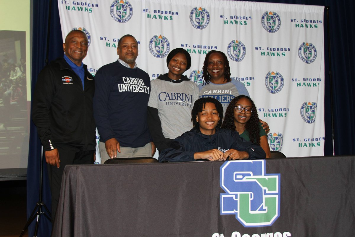 St_GeorgesTHS's tweet image. Congrats to #SGClassOf2023 Malike Moore who signed to play basketball @CabriniCavs. We are proud of you! @STGAthletics @drjconnor299 #NCCVTWorks #CareerAndCollegeReady #StudentAthlete