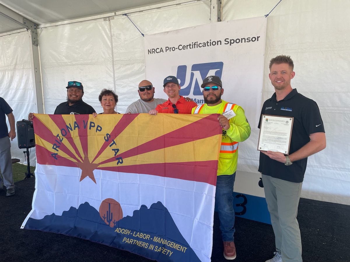 IndCommAZ's tweet image. Today is Commissioner Cecilia Valdez's first day! What a better way to celebrate than at a VPP recognition event! Great work Global Roofing for placing workplace safety above all else. @VPPPA @RegionIXVPPPA