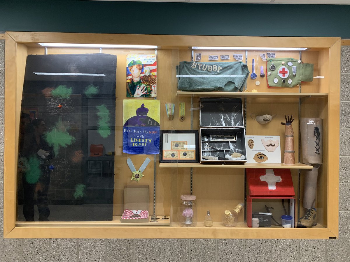 EganSSclass's tweet photo. The finished 8th grade World War I Museum! #weare7b #wearechappaqua https://t.co/oKzJVqQCBo