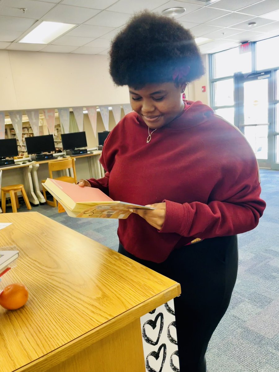 Kat Pettit (@thefestivelibrn) on Twitter photo "Miss- do you ever wish you could put your hand on a book and have the whole story automatically imported into your brain?" 📖🧠
Every day girl, every day. So many books, so little time! <a href="/HCPSMonroe/">Monroe Middle School</a> <a href="/hubofschool/">HCPS Library Media</a> "Miss- do you ever wish you could put your hand on a book and have the whole story automatically imported into your brain?" 📖🧠
Every day girl, every day. So many books, so little time! <a href="/HCPSMonroe/">Monroe Middle School</a> <a href="/hubofschool/">HCPS Library Media</a>