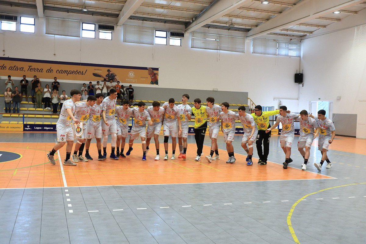 RFEBalonmano tweet media