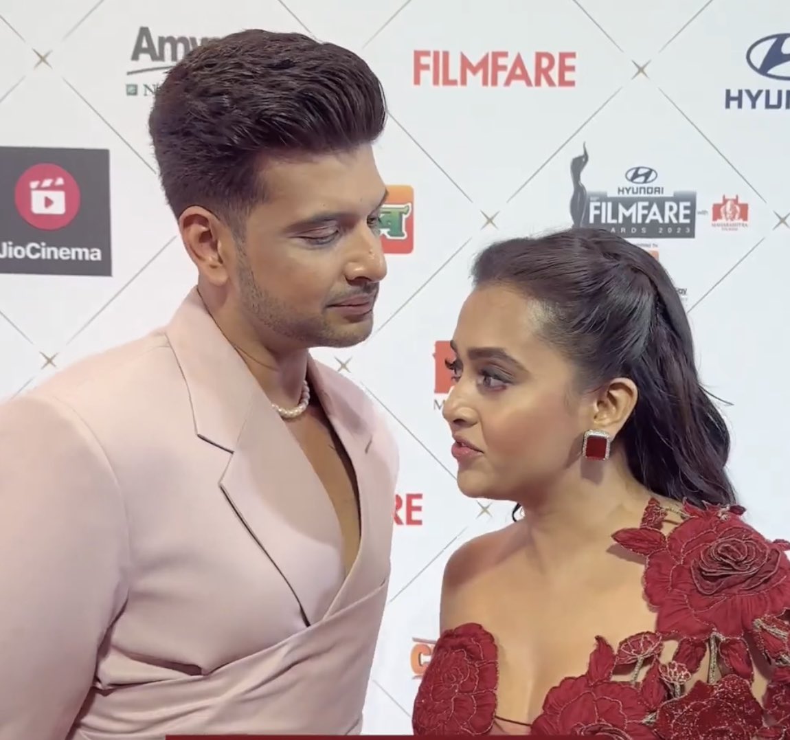 beautiful jodi #TejasswiPrakash & #KaranKundrra both arrived at #HyundaiFilmfareAwards2023 today in Mumbai.

#FilmfareAwards2023 #Filmfare2023
#FilmfareAwards #Bollywood #TejRan