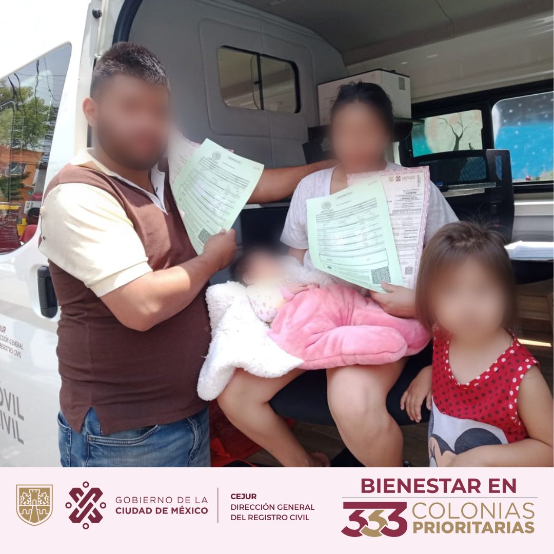 DGRCivilCDMX's tweet photo. Como parte de la campaña 333 Bienestar, una familia logró realizar dos registros de nacimiento de manera gratuita en la alcaldía Tlalpan, sin la necesidad de desplazarse a un Juzgado gracias a las unidades móviles de la #DGRC.
#ElRegistroGarantizaTusDerechos
#CiudadDeDerechos https://t.co/QDGwe6fyrX
