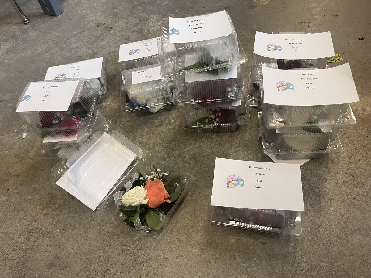 Horticulture 2 is at it again! Students made corsages and boutonnieres for prom! A great way to end this Unit on Floriculture and floral design!