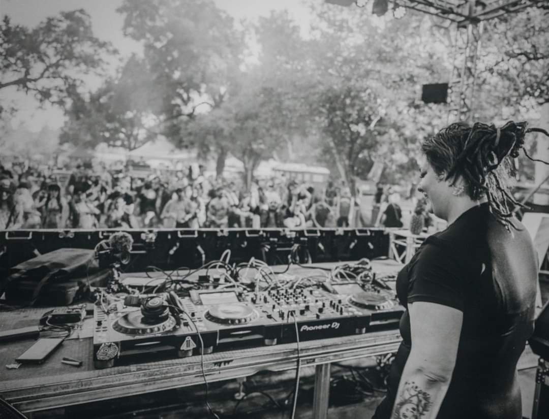 Artist Spotlight✨️<a href="/LitaLotusBeats/">LotaLeetus (Banned Baddie)</a> has graced stages at festivals like Infrasound &amp; played at venues across the US. Working with DDD as the Digital Content Manager &amp; Widdfam as the A&amp;R, Operations Coord. Theres no doubt this tastemaker is one you should always have on your radar