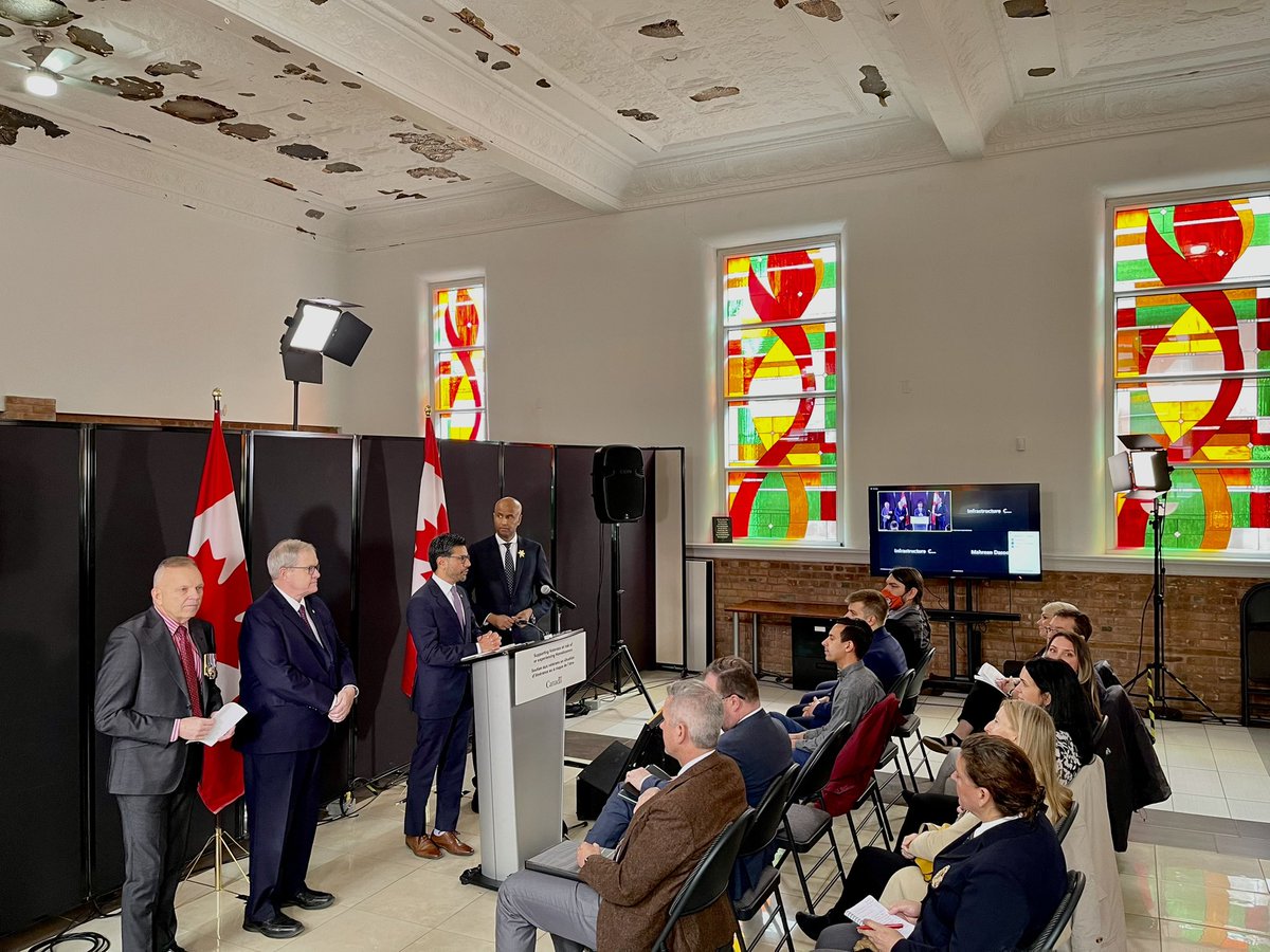 L_MacAulay's tweet photo. Today @HonAhmedHussen, @Yasir_Naqvi and I announced the $79 million #VeteranHomelessnessProgram to help ensure every Veteran and their family has a safe place to call home.
➡️ https://t.co/etnA9gcr2o https://t.co/8g2vNbtxa8