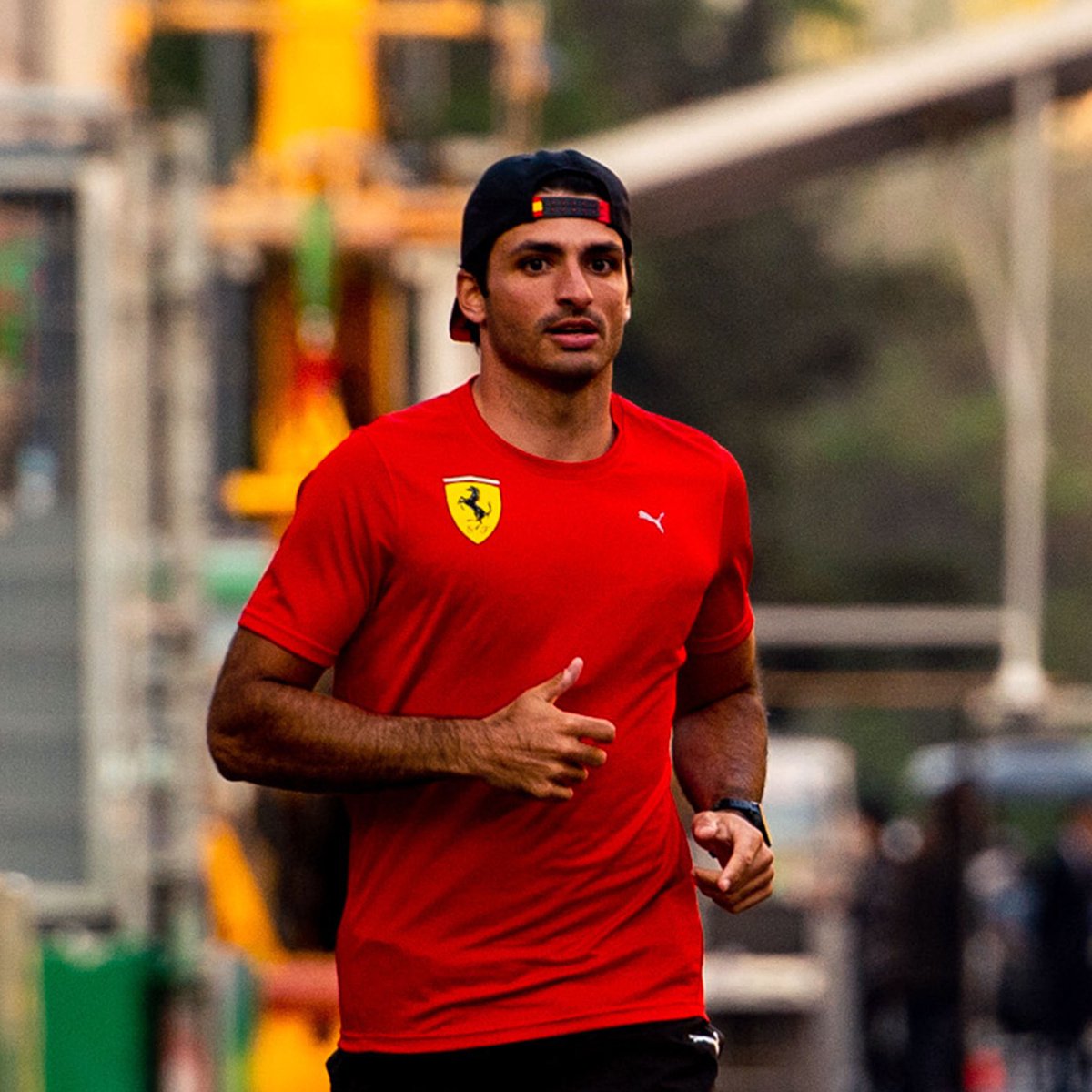 it should be illegal to look this good while running