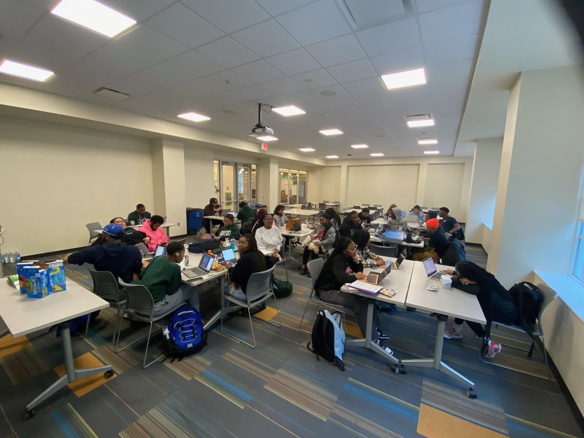 Hey everyone! We hope all of your finals preparations are going well and we want to thank ever who came out to our study tables this week‼️ We want to wish everyone good luck on all their finals and thank you all for support we’ve received all year!!💚