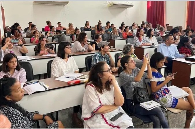 Meridamisio's tweet photo. Se desarrolló la Escuela Internacional de Posgrado Taller de cuidados con perspectiva de género, en el marco del Foro Internacional «Los desafíos contemporáneos frente a los cuidados. Dinámicas demográficas y políticas
#Cenesex 
#cenesexesciencia @SaludProvSS https://t.co/VdqbOYwiDp